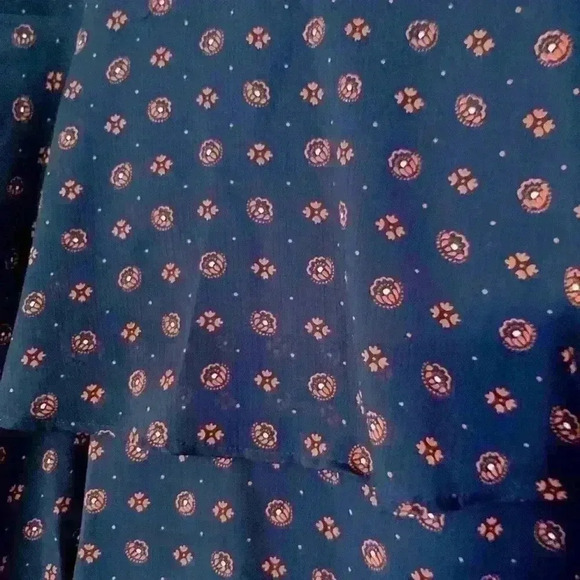 ❤️5/$25❤️ A line skirt - Picture 2 of 4